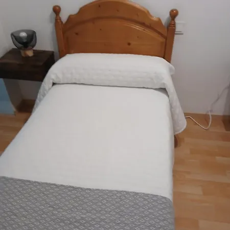 Bonito Piso De 2 Hijar (Granada)